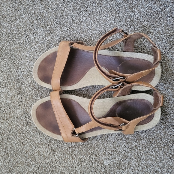 Teva Casual Leather Strap Sandals Sz 9 - Picture 1 of 3